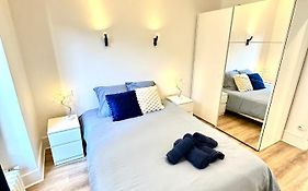 Elegant Paris Pantin Apartment - Line 7